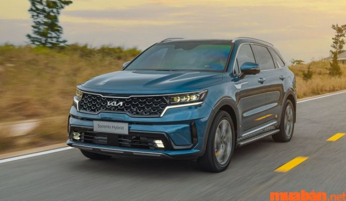 Kia Sorento là một lựa chọn phổ biến của nhiều khách hàng khi tìm kiếm xe 7 chỗ, nhờ vào thiết kế đẹp mắt và tính năng ưu việt.