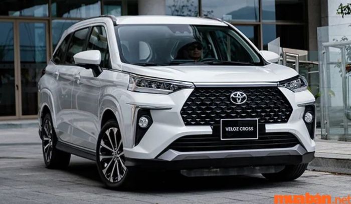 Toyota Veloz Cross sở hữu vẻ năng động, trẻ trung.
