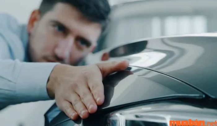 Kiểm tra kỹ cả nội thất và ngoại thất của xe