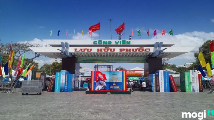 Chợ đêm Cần Thơ