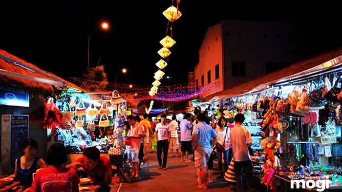 Chợ đêm Cần Thơ