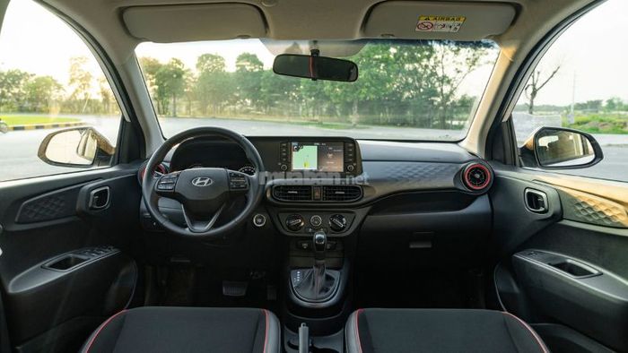 Nội thất bên trong Hyundai Grand i10 - Nguồn: Internet