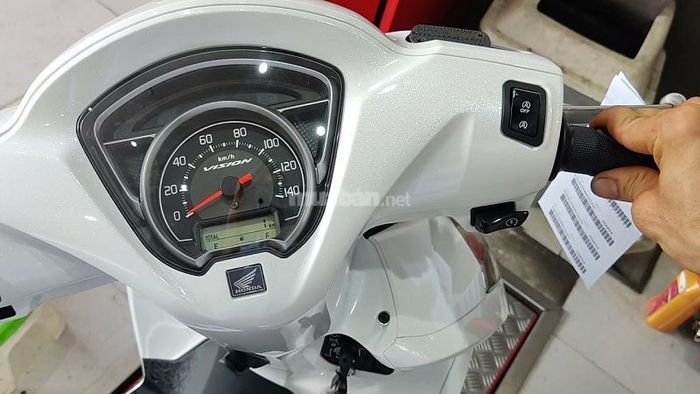 Nếu xe Vision không khởi động được, cần thay nhớt ngay để bảo vệ động cơ