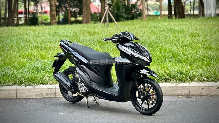 Xe Vario 125 độ với đĩa Brembo kết hợp phuộc sau RCB