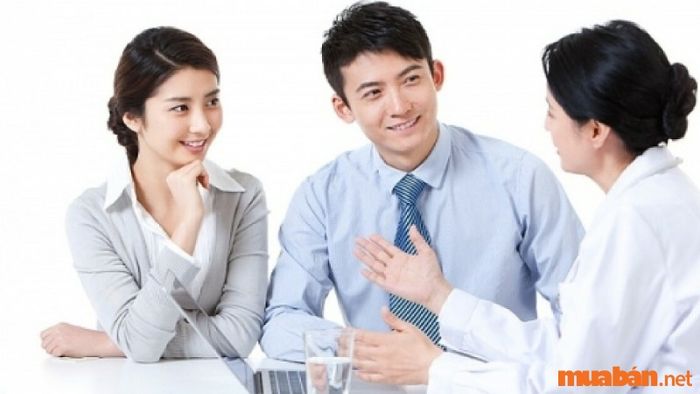 Công việc tư vấn bảo hiểm là một lựa chọn phổ biến cho nhiều bạn nữ làm văn phòng, giúp họ tận dụng thời gian rảnh để kiếm thêm thu nhập.