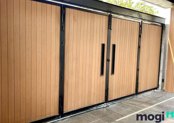 Vật liệu phổ biến cho thiết kế tường rào biệt thự hiện đại hiện nay là gỗ nhựa.