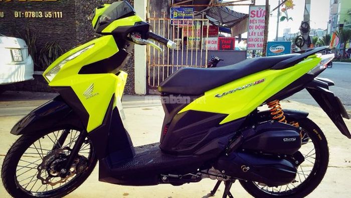Xe Vario 150 độ dàn áo màu lemon tươi sáng, cực kỳ nổi bật và thu hút ánh nhìn