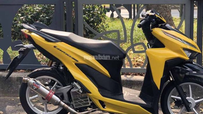 Xe Vario 150 độ pô WRX Oval K3 SE mang đến âm thanh mạnh mẽ và vẻ ngoài ấn tượng