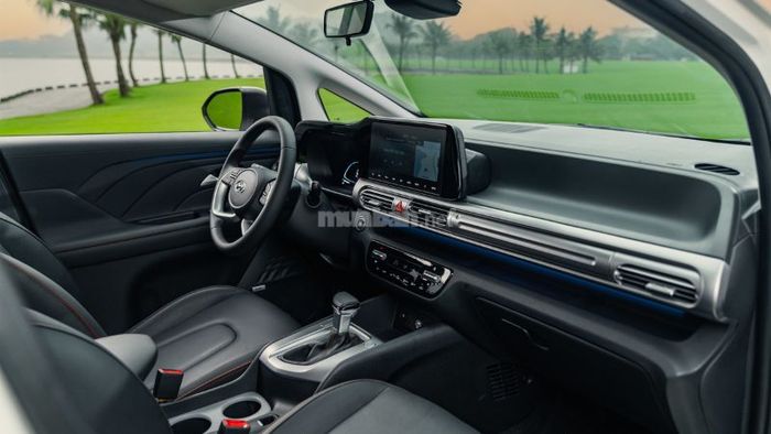 Nội thất trong xe Hyundai Stargazer - Nguồn: Internet