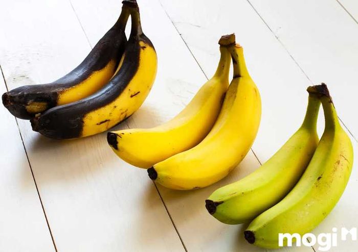 Để chuối chín được lâu mà không bị thâm, bạn có thể bảo quản chuối xanh lâu chín bằng các phương pháp thích hợp như bảo quản trong tủ lạnh.