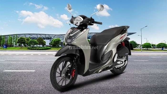 Honda SH Mode 2023 phiên bản thể thao màu xám đen dành cho nữ