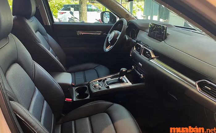 Toàn bộ ghế trên xe đều được bọc da sang trọng