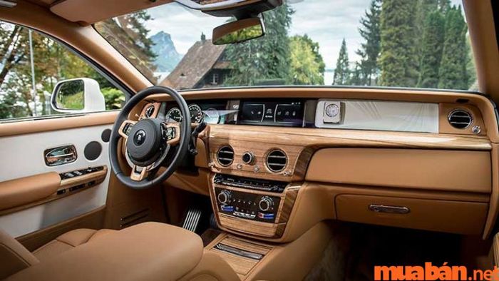 Nội thất của Rolls Royce Phantom VII vô cùng sang trọng – Phantom là chiếc xe gì?