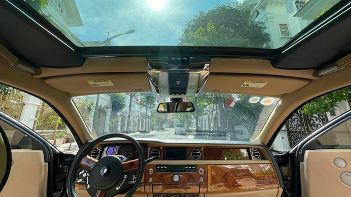 Rolls Royce Phantom VII có thêm nhiều tính năng tiện ích hấp dẫn – Phantom là dòng xe như thế nào?