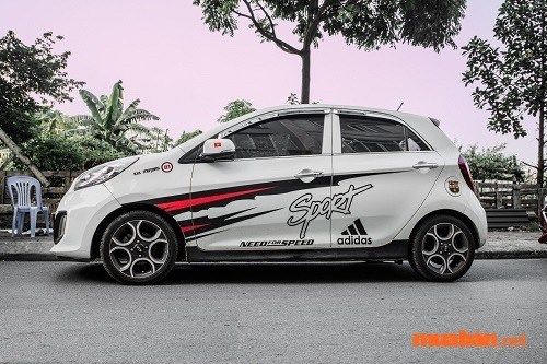 Mẫu tem dán xe ô tô đẹp