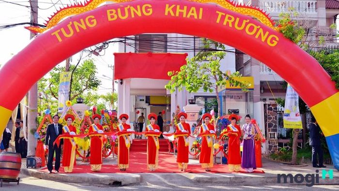 Tránh sai sót trong ngày khai trương dành cho người tuổi Tỵ để đảm bảo sự thành công và may mắn cho công việc kinh doanh.