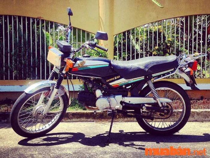 Ngoại hình của Honda Win 100 đời 2000 – 2005