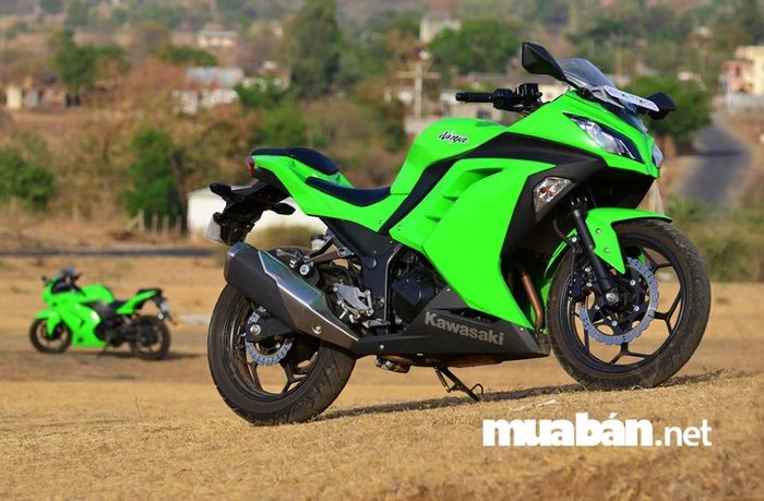 Kawasaki Ninja 300 sở hữu vẻ ngoài mạnh mẽ và đầy ấn tượng.