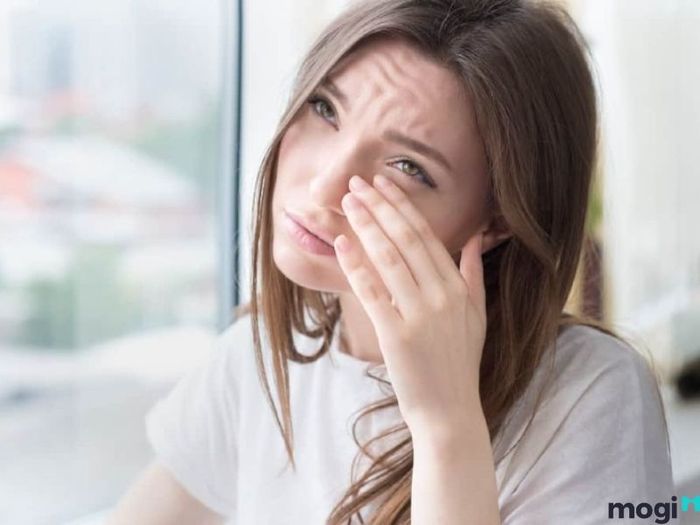 Giật lông mày trái từ 15h00 đến 17h00 là dấu hiệu cho thấy có ai đó đang nhớ đến bạn, có thể là một người thân, bạn bè, hoặc ai đó mà bạn từng có mối quan hệ đặc biệt.