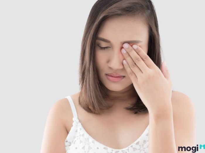 Giật lông mày trái trong khoảng thời gian từ 7h00 đến 9h00 sáng