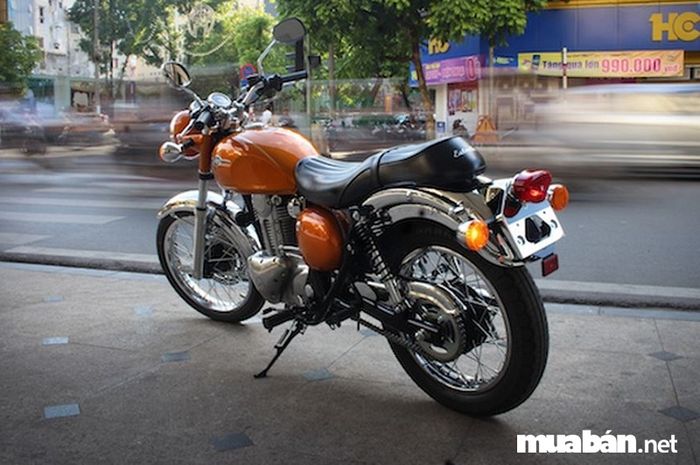 Phiên bản tiêu chuẩn của Kawasaki Estrella 250 2017 có giá bán đề xuất khoảng 108 triệu đồng.