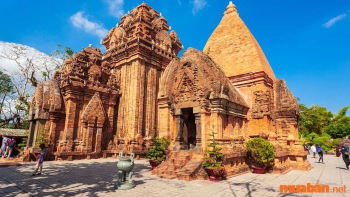 Tháp Bà Ponagar