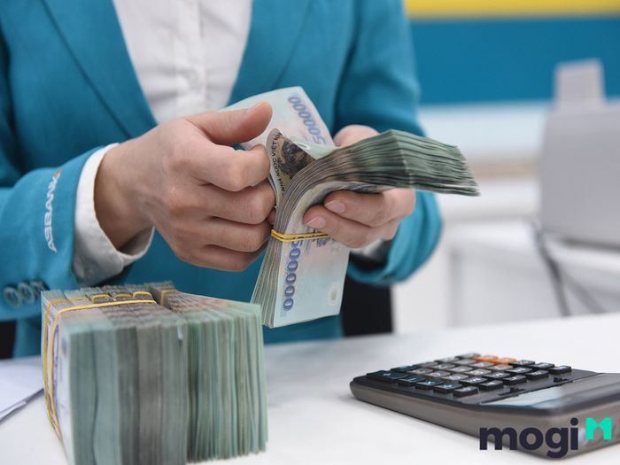 Hãy thận trọng đánh giá khả năng tài chính của bản thân trước khi quyết định vay mượn.