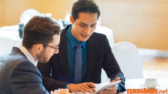 Học ngành Tài chính Ngân hàng ra làm gì? Công việc của Nhân viên kinh doanh.