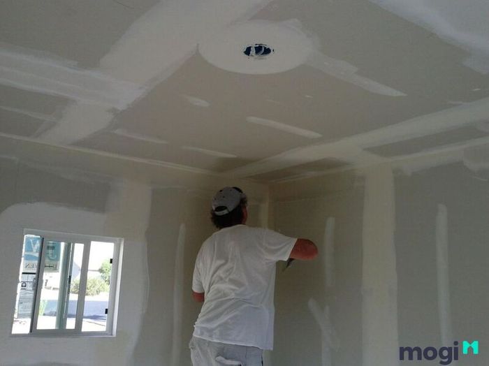 tường bị thấm nước