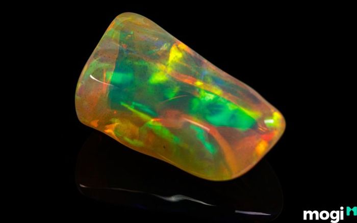 đá phong thủy Opal rất phù hợp với Thiên Bình