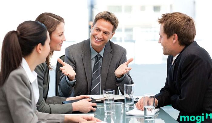 Giải Thần tại cung Nô Bộc dự báo rằng chủ mệnh sẽ có nhiều mối quan hệ hợp tác tốt đẹp với bạn bè và đồng nghiệp