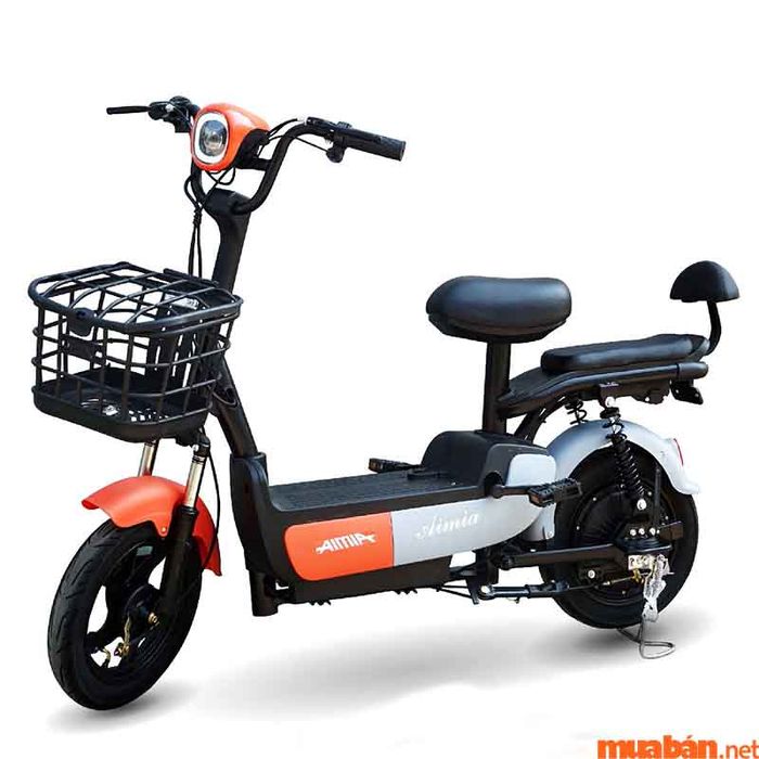 133 Amia Mini New là chiếc xe đạp điện giá rẻ dành cho nữ, thích hợp với nhiều lứa tuổi và nhu cầu sử dụng.