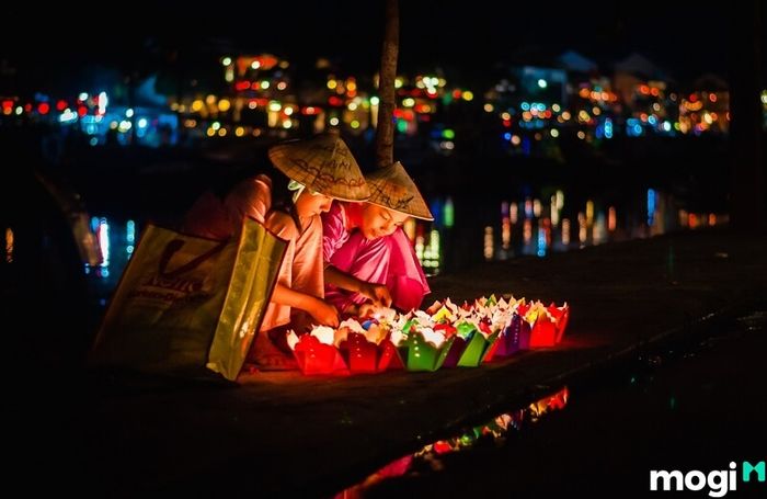 Tết Nguyên Tiêu đã có nhiều biến đổi để phù hợp với đời sống tâm linh, nhu cầu và văn hóa của người Việt.