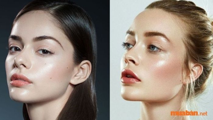 Nốt ruồi gần tai phải là biểu tượng của sự giàu sang và phú quý. Phụ nữ có nốt ruồi ở vị trí này thường rất thông minh và thành công, đặc biệt trong các lĩnh vực kinh doanh.