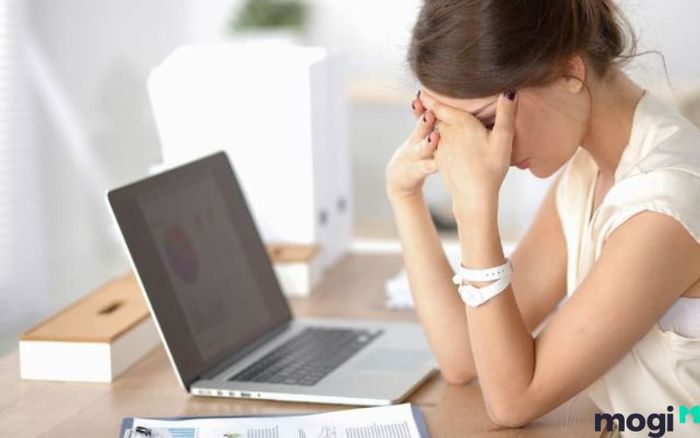 Mắt phải giật liên tục có thể là dấu hiệu của điềm báo hoặc dấu hiệu bệnh lý