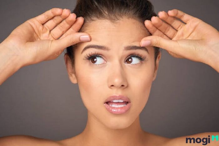 Phụ nữ trán thấp thường dễ bị chi phối bởi cảm xúc và tâm trạng.