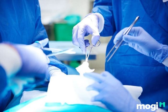 Chi phí cho phẫu thuật thẩm mỹ thường khá cao, vì vậy bạn cần cân nhắc trước khi quyết định thực hiện.