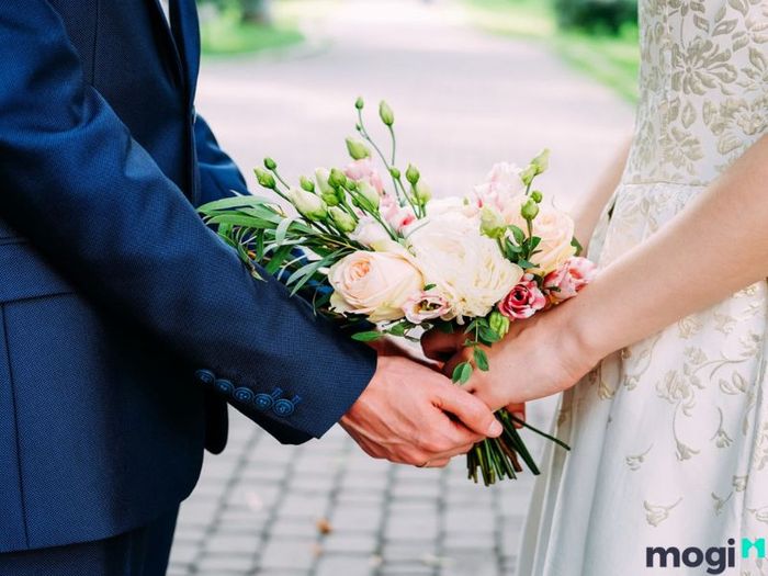 Khi chọn bạn đời, nên cân nhắc đến sự hợp tuổi và mệnh ngũ hành để tạo nên sự hài hòa, mang lại sự may mắn và vững bền trong cuộc sống.