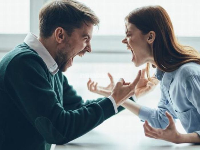 Khám phá ý nghĩa giấc mơ cãi nhau