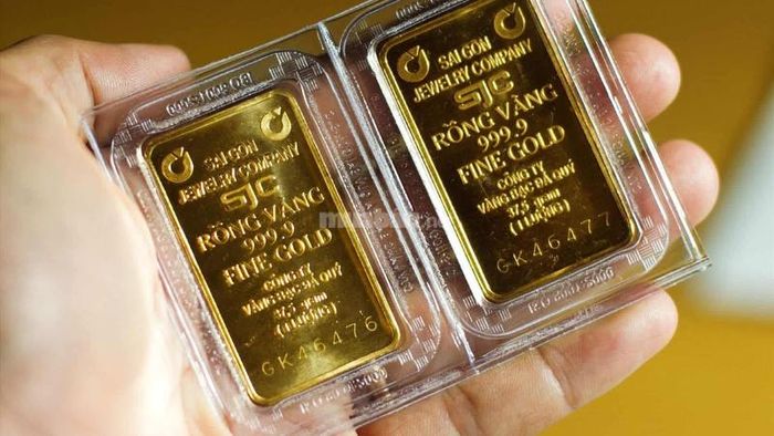 Ý nghĩa của vàng và bạc trong phong thủy là rất quan trọng, vì chúng mang lại sự may mắn, thịnh vượng và giúp cải thiện năng lượng tích cực trong không gian sống của bạn.