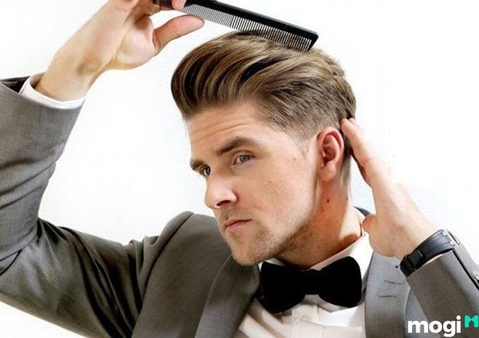 Kiểu tóc undercut với phần mái vuốt ngược là lựa chọn lý tưởng cho những quý ông có trán thấp.