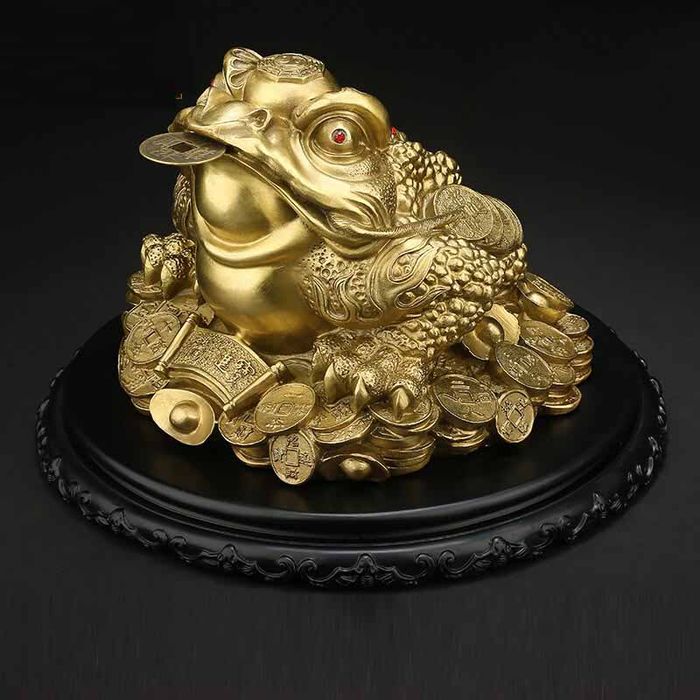Trưng bày thiềm thừ để chiêu tài, hút lộc cho gia đình.