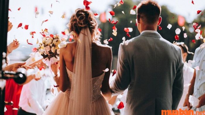 Chuyện tình cảm có những bước tiến lớn và kết thúc bằng một đám cưới viên mãn.