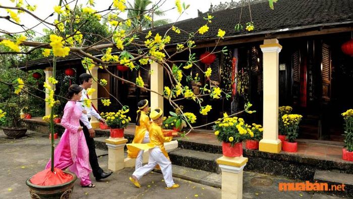 Ý nghĩa của phong tục xông đất trong dịp Tết đầu năm