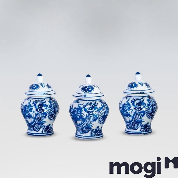 Ba hũ gạo, muối, nước chỉ được phép thay vào cuối năm