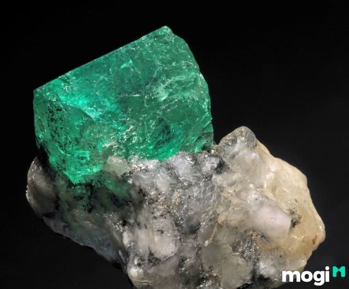 Nguồn gốc của đá Emerald