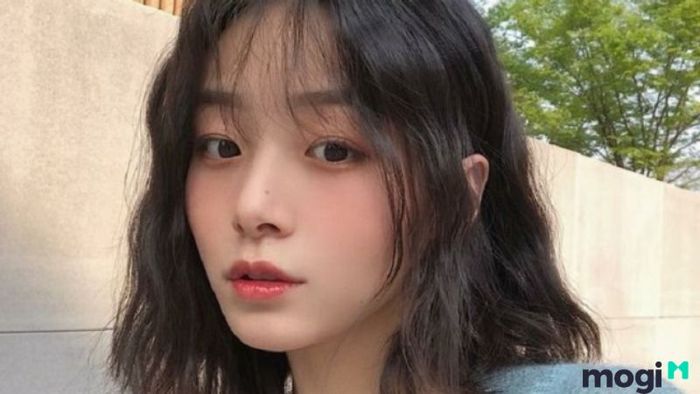 Tóc xoăn mái thưa