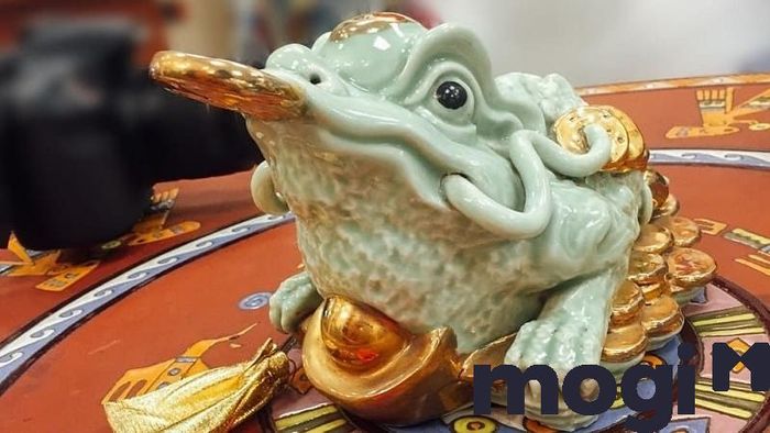 Cóc ba chân mang ý nghĩa giữ tiền bạc của gia chủ, không để tài sản bị thất thoát.