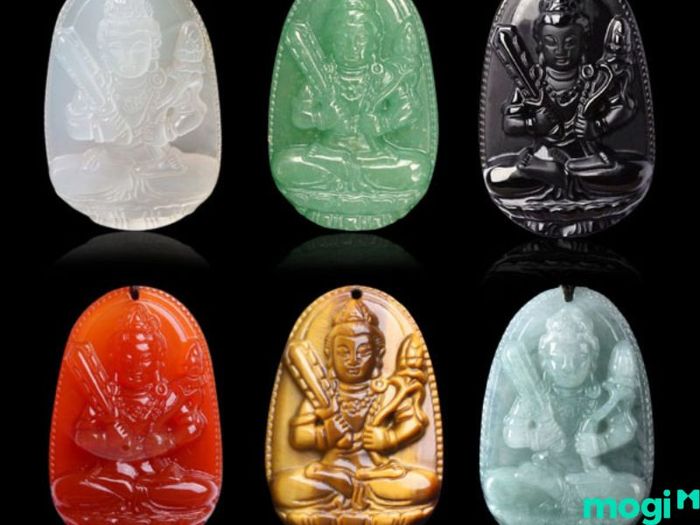 Mặt dây chuyền hình Bồ Tát phù hợp với người tuổi Nhâm Dần