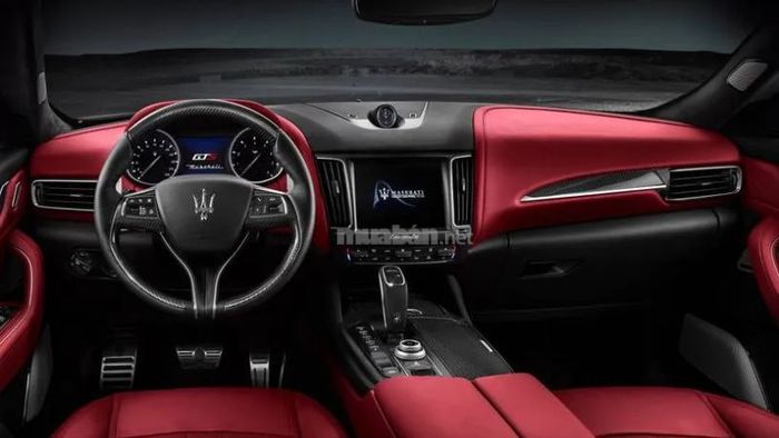 Nội thất Maserati Levante